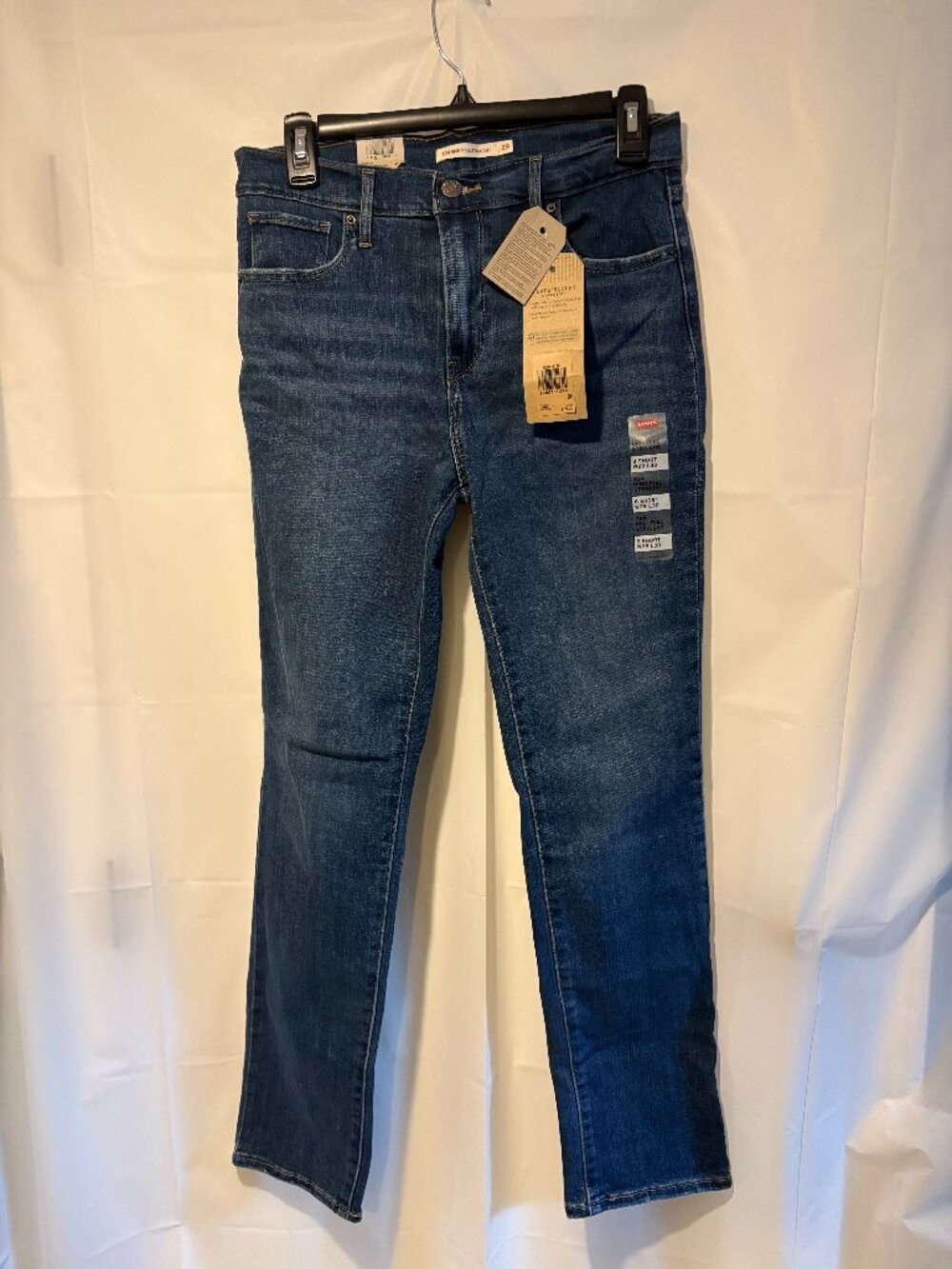 NWT Womens Levi´s 724 Size 8 Short 29x30 High Rise Straight Leg Denim Jeans